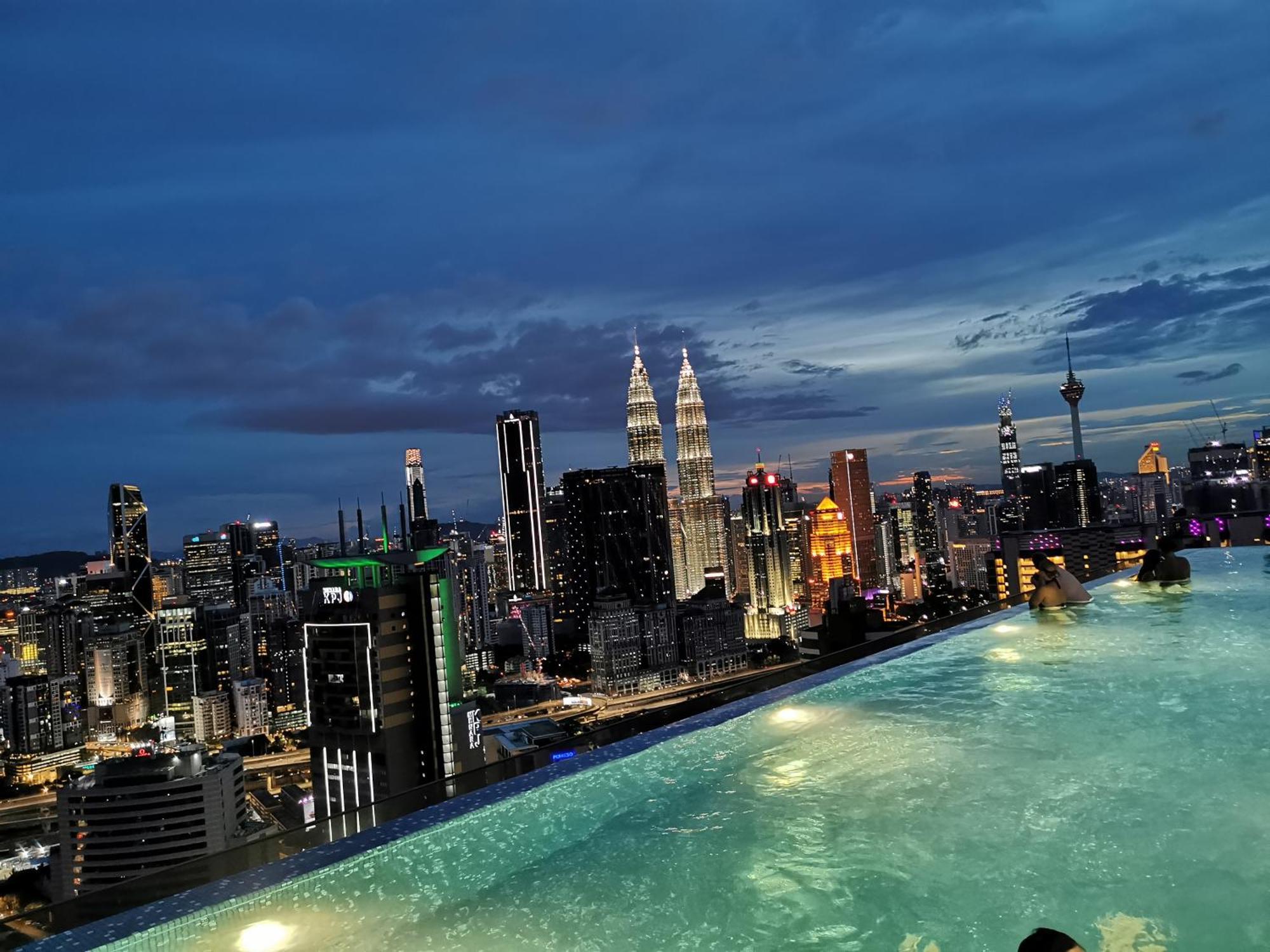 Expressionz Designer Suites Host By Aurora Premium Stay Kuala Lumpur Bagian luar foto