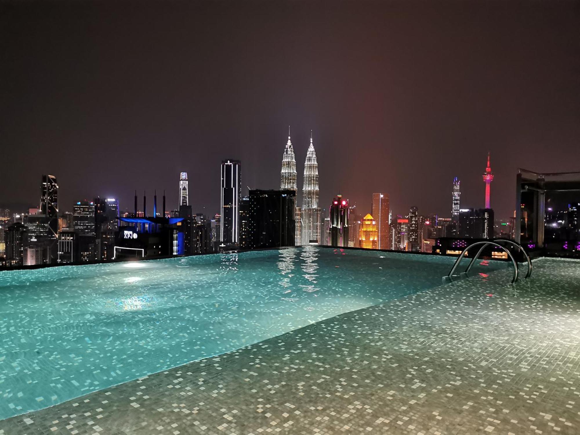 Expressionz Designer Suites Host By Aurora Premium Stay Kuala Lumpur Bagian luar foto