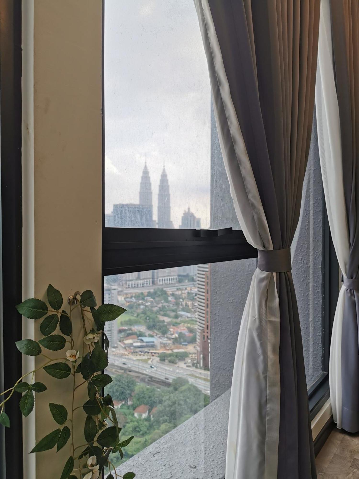 Expressionz Designer Suites Host By Aurora Premium Stay Kuala Lumpur Bagian luar foto